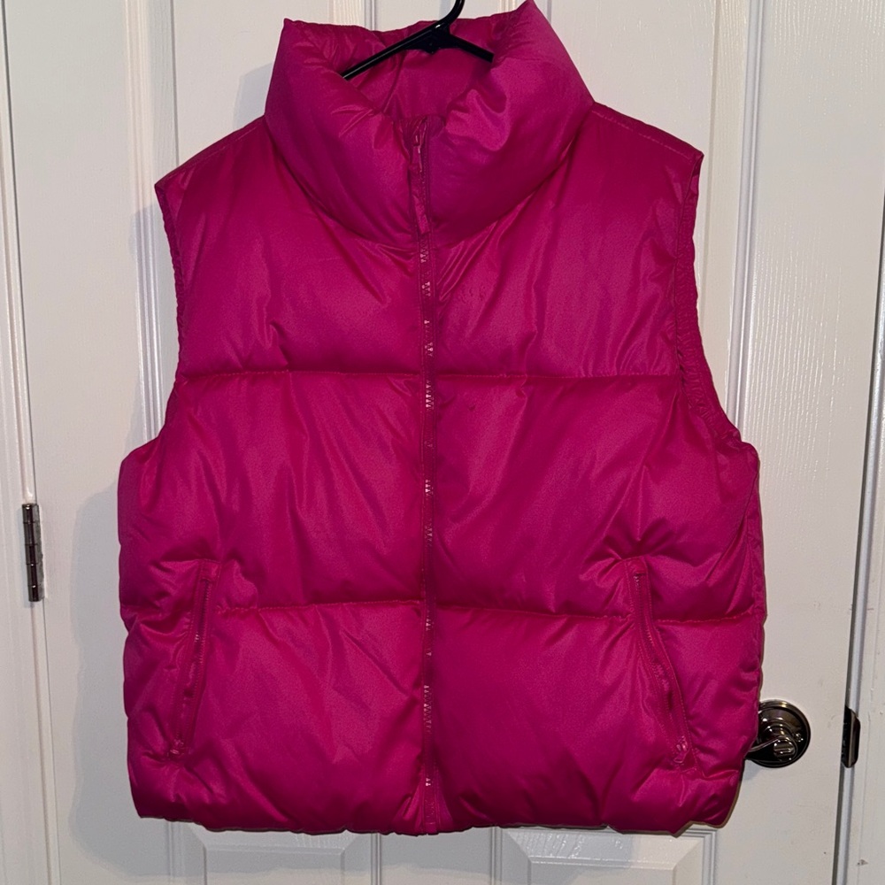Old Navy Women's Hot Pink Puffer Vest